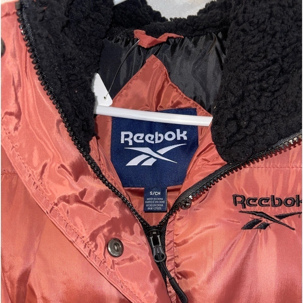 NWT- Reebok Full zip long puffer, water resistant. Size S/Ch - Picture 3 of 7